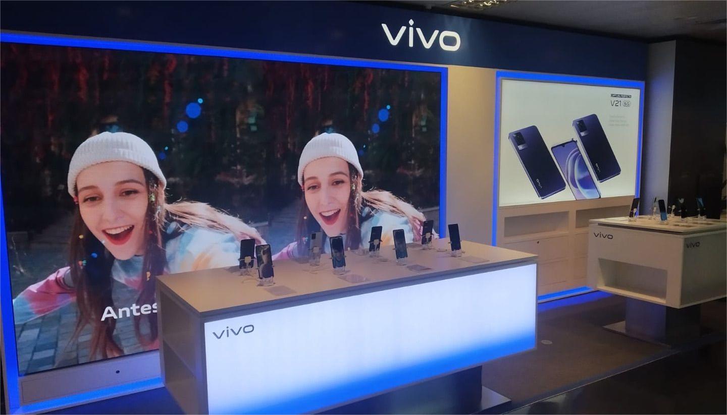 VIVO Stores Commercial LED Display in Spain